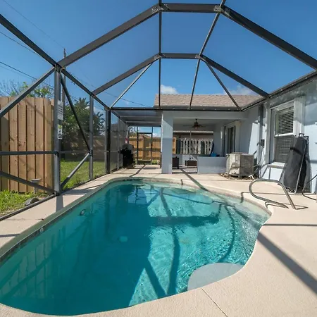 Oceanview Haven - 2Br Beach Townhome With Patio, Shared Heated Pool Steps From Paradise Beach Park! Melbourne Exterior photo