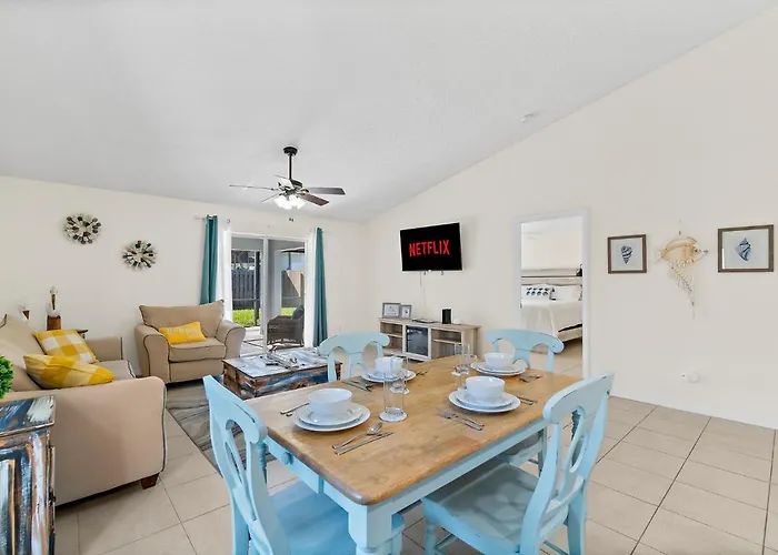 Oceanview Haven - 2Br Beach Townhome With Patio, Shared Heated Pool Steps From Paradise Beach Park!