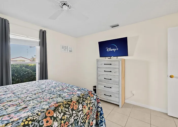 Oceanview Haven - 2Br Beach Townhome With Patio, Shared Heated Pool Steps From Paradise Beach Park!