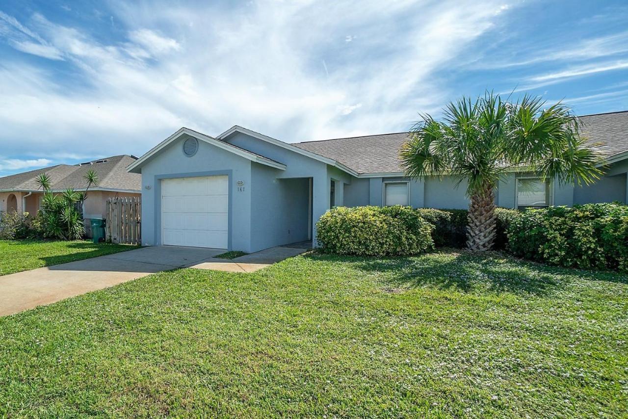 Holiday home Oceanview Haven - 2br Townhome With Patio, Shared Heated Pool Steps From Paradise Park! Melbourne