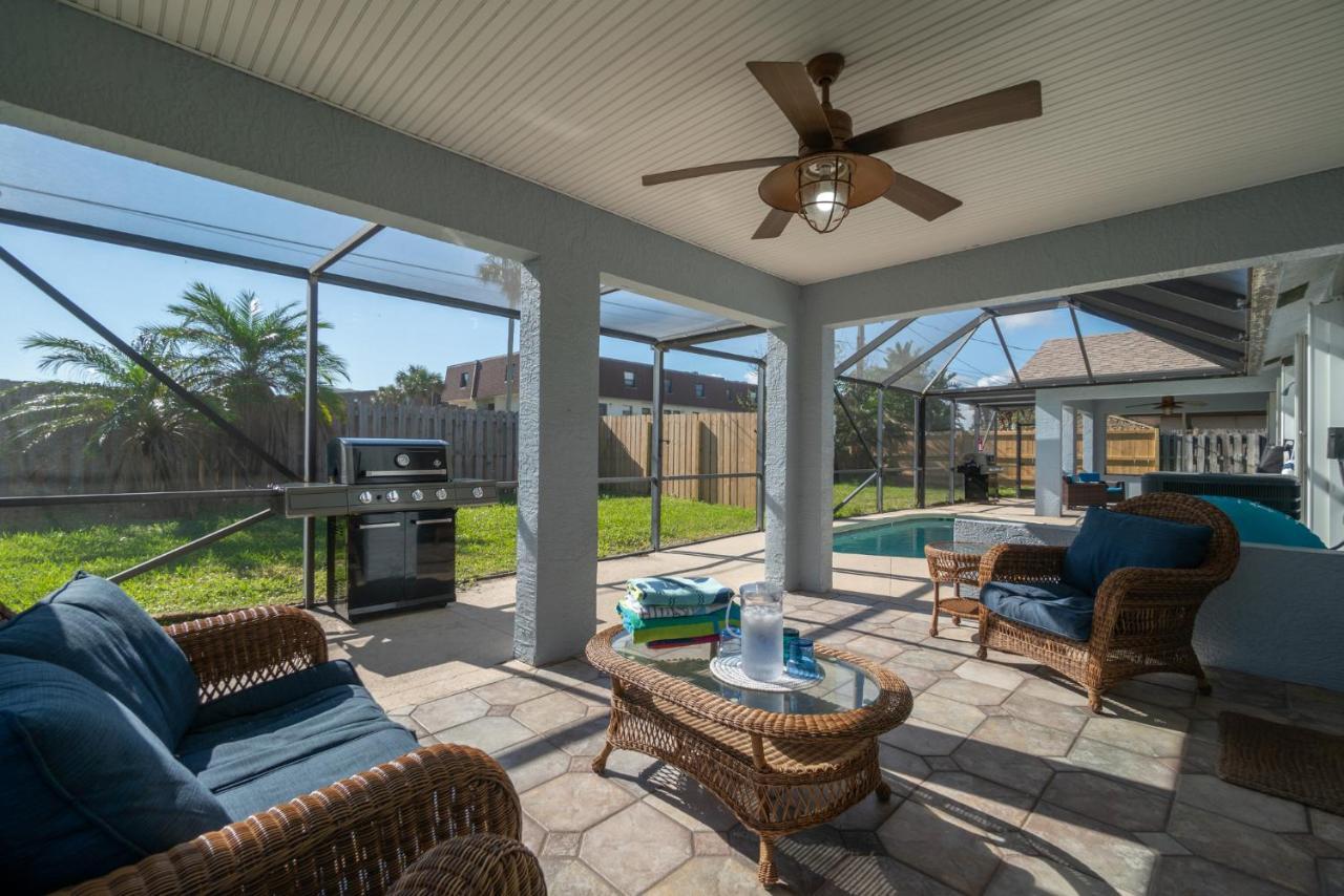 Oceanview Haven - 2br Townhome With Patio, Shared Heated Pool Steps From Paradise Park! * Melbourne